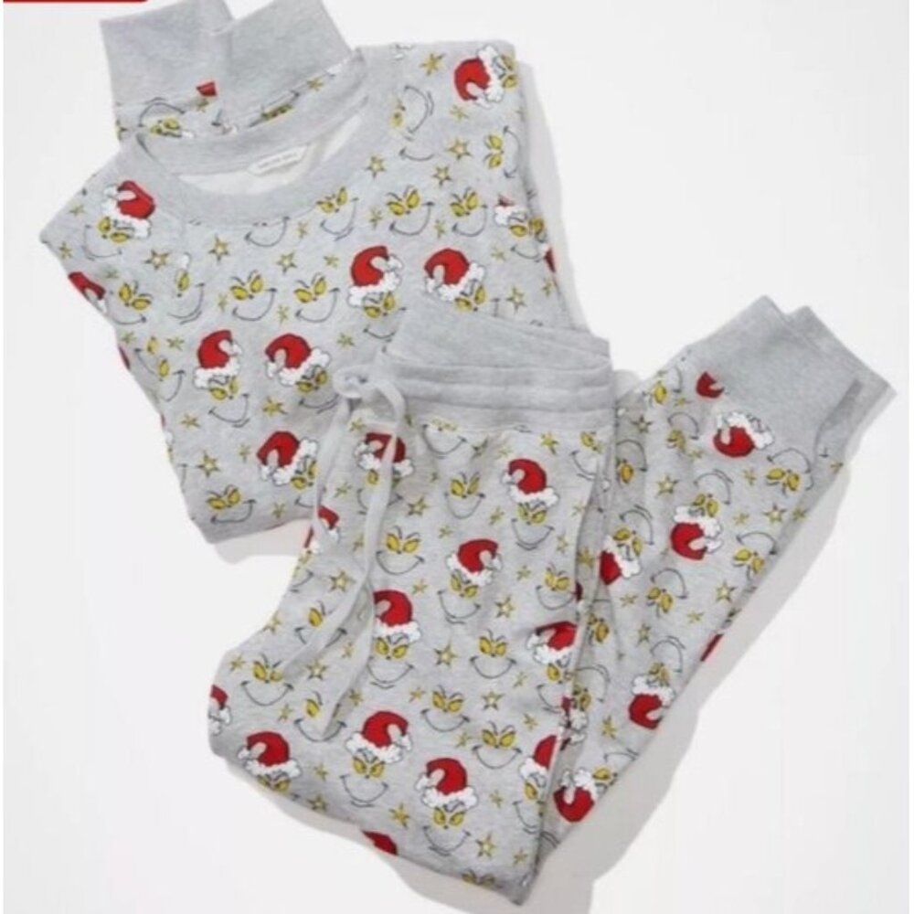 NWT AMERICAN EAGLE DR. SEUSS COLLAB HOLIDAY GRINCH PJ SET SZ XXS SOLD OUT!